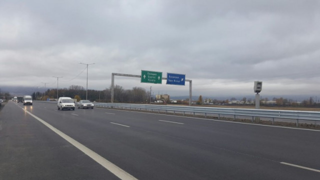 Тежкотоварен камион е катастрофирал на Северната скоростна тангента в София  съобщава