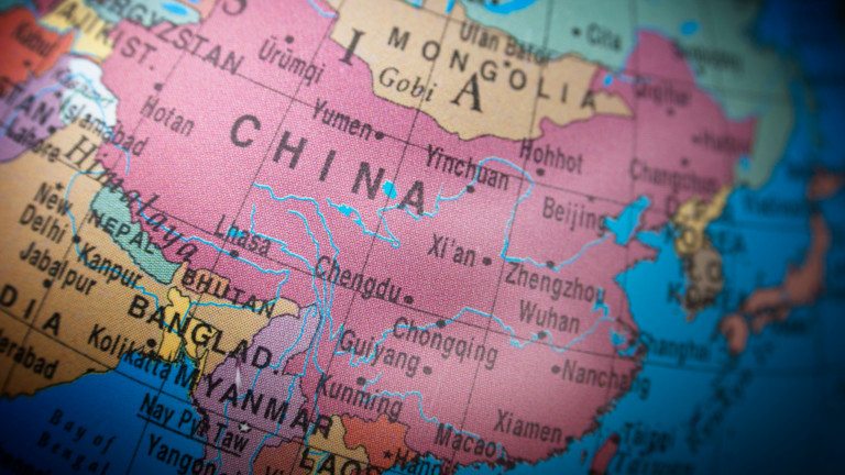 Мъж се вряза с колата си в пешеходци в Гуанджоу,