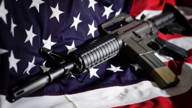 Американският щат Илинойс забрани продажбата на много видове полуавтоматични оръжия в