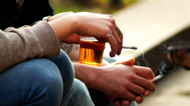 40% от младежите у нас пушат всеки ден, всеки четвърти редовно пие алкохол