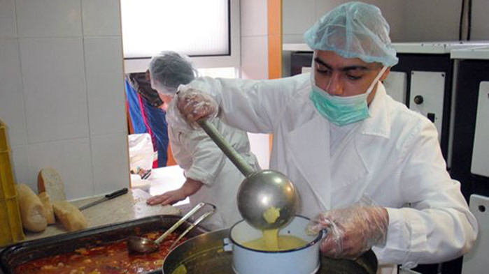 Менюто ще включва супа, основно и десерт 50 деца и