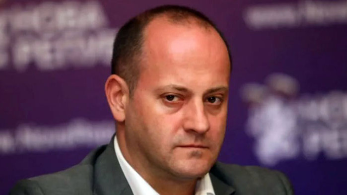 От Фейсбук профила на евродепутата от ДБ Радан Кънев Така,