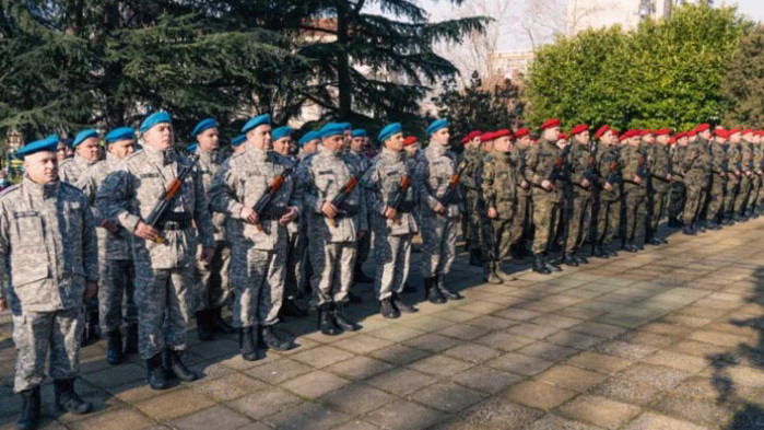 Служебния кабинет пита Конституционния съд: Може ли да се въведе задължителна военна подготовка?