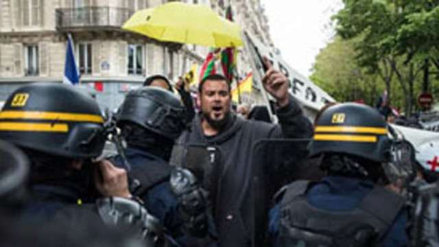 Френското правителство е изправено пред ден на стачки и протести