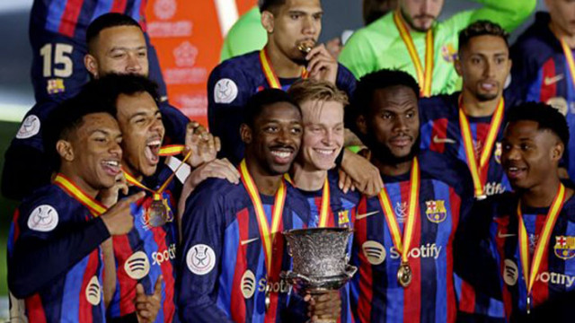 Нападателят на Барселона Мемфис Депай замина за Мадрид за да