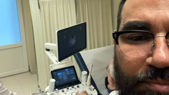 Баща на годината, написа хитовият изпълнител Азис под публикация в