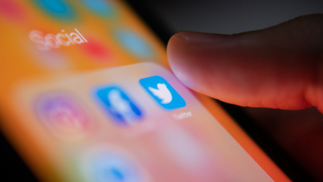Около 80 от служителите на американската компания Twitter  която притежава едноименната
