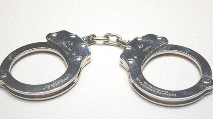 Украински министър е бил арестуван по обвинения във взимане на