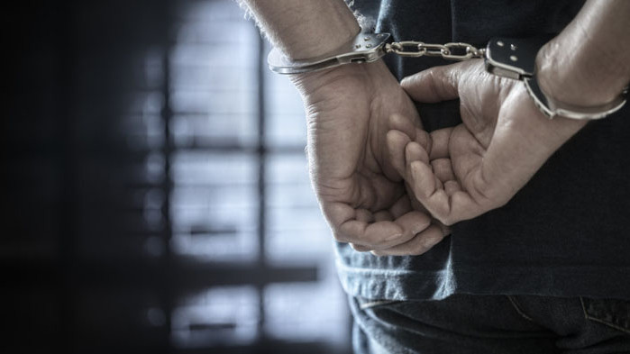 Полицията в Бургас арестува 50-годишен мъж. Той разпростраил видеоклипове в