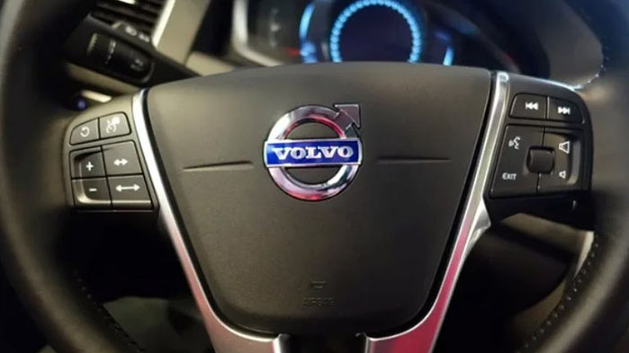 „Volvo“ изтегля хиляди автомобили от пазара