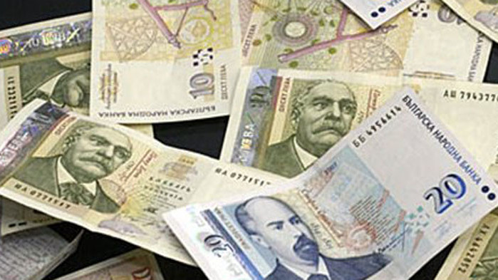 В края на 2022 г. парите в обращение са над