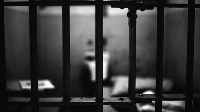 3 г. затвор за рецидивист, откраднал касичка с пари от кафе-автомат в Плевен