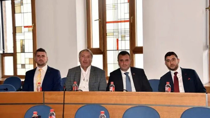 Хаосът и разрухата там са обида към столичани, пишат от