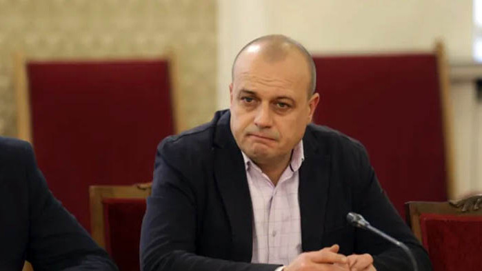 Според него опитите на депутатите за съдебна реформа са по-скоро