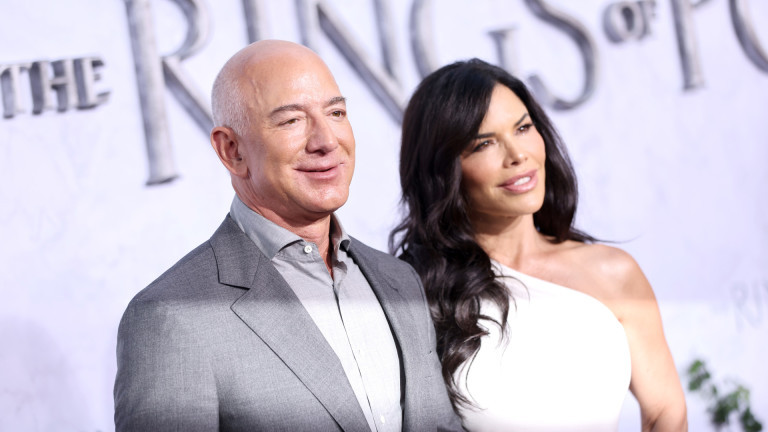 Лорън Санчес е родена в Албакърки, Ню Мексико, и по