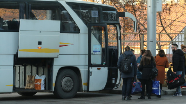 50% загуби за автобусния бранш заради нелегални превози