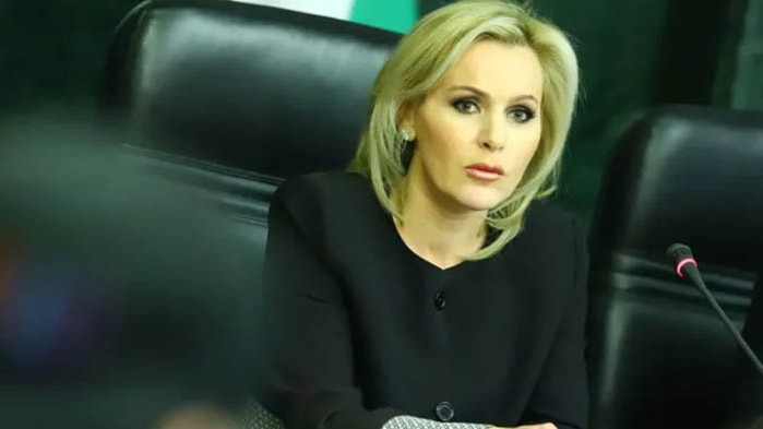 Употребили алкохол родители качват в автомобилите си собствените си деца