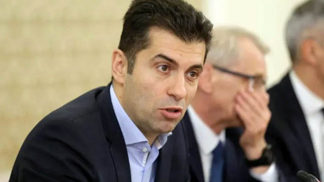 Най проваленият български премиер компенсира депутатски места с постове в