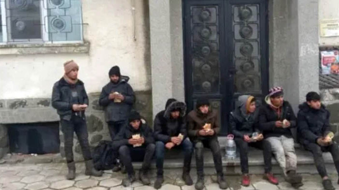 Група от 8 нелегални мигранти е заловена край село Трояново,