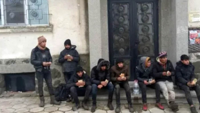 Група от 8 нелегални мигранти е заловена край село Трояново
