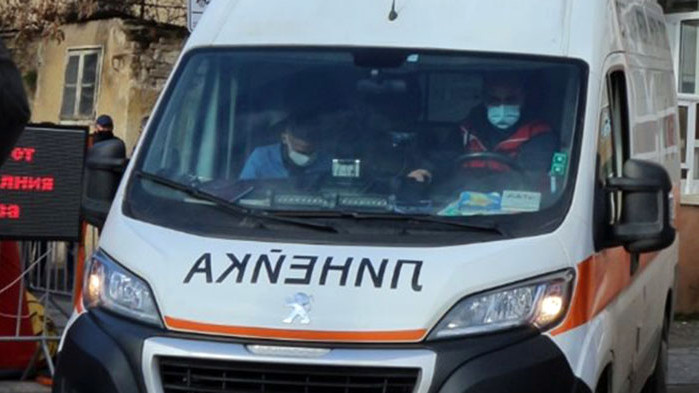 18-годишно момче е с опасност за живота след катастрофа в