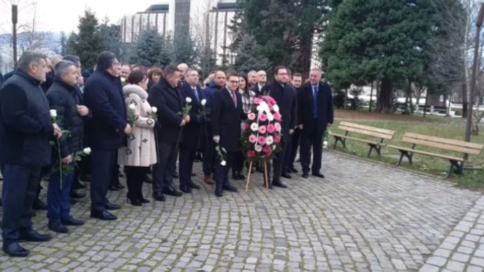 Депутати на ГЕРБ-СДС почетоха паметта на на жертвите на комунистическия режим (ВИДЕО/СНИМКИ)