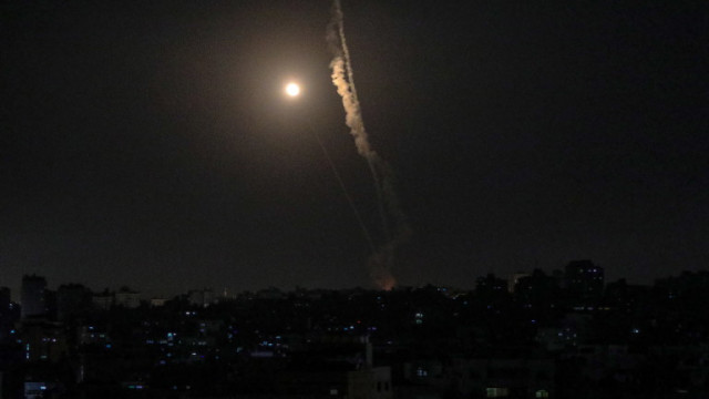 Израел прехвана ракета изстреляна от ивицата Газа  съобщава Франс прес Това