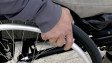 Рецидивист обра мъж в инвалидна количка
