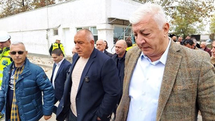 Ако Зико не се оттегли сам, не могат да го