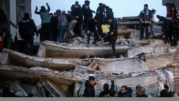 Земетресения от 7,9 и 7,4 по Рихтер удариха Турция