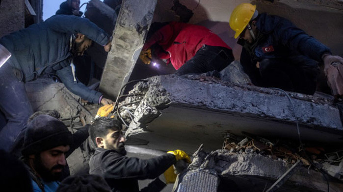 Земетресения от 7,9 и 7,4 по Рихтер удариха Турция