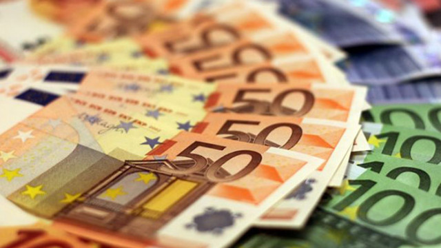 Курсът на еврото днес падна под прага от 1 08 долара