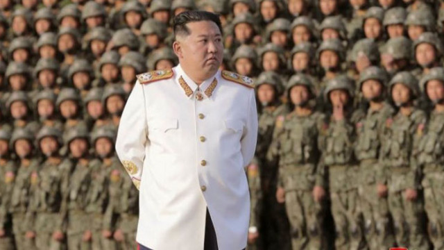 Севернокорейският лидер Ким Чен Ун нареди на армията си да
