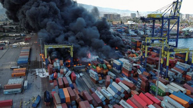 Пожар избухна  по време на земетресенията в Турция на пристанището
