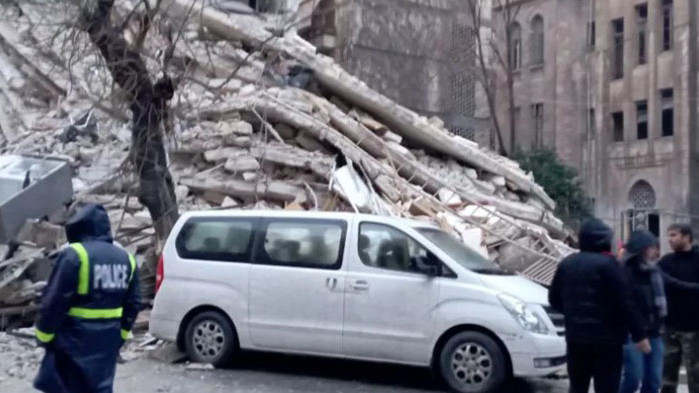 В епицентъра на земетресението: Тежка е ситуацията в град Пазарджък
