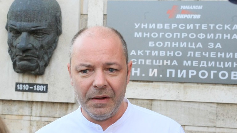 По-високият дял на смъртни случаи от COVID-19 у нас се дължал на пика преди месец