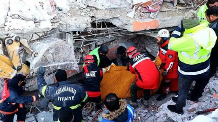 Десетдневно бебе беше извадено живо от руините в Турция (ВИДЕО)