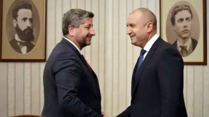 ДБ излезе с остра позиция срещу Румен Радев. Поводът са