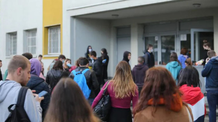 Зрелостниците могат да полагат допълнителни матури за валидиране на умения,