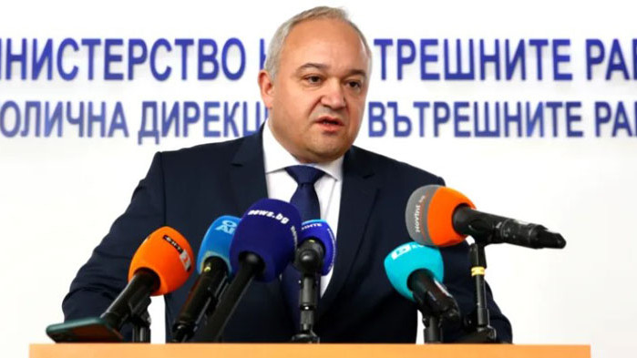 Въпросът дали е трябвало да му бъде отнето оръжието на