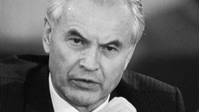 Ханс Модров последният министър председател на комунистическа Източна Германия почина на