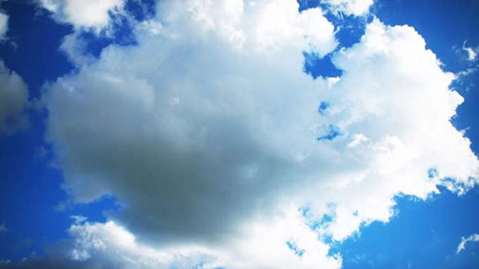 През нощта облачността ще се разкъсва и намалява, и над