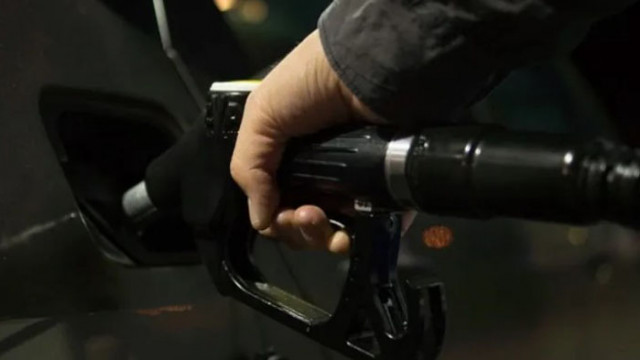 Продавач в бензиностанция открадна 42 хил. лв. от касата