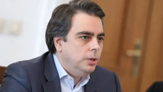 Синдикат „Образование”: Асен Василев незабавно да си подаде оставката като лидер на партия