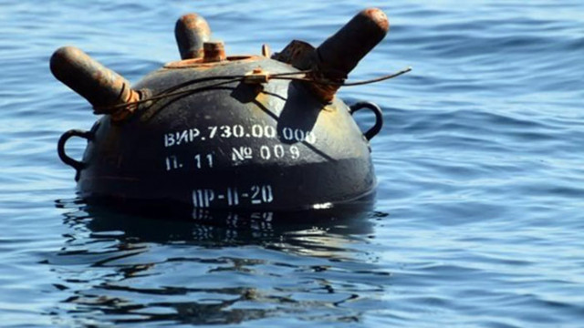 Водолази унищожиха морска мина в морето край Варна