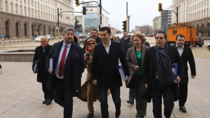 Пародия: Говорителят на ЦИК от ПП и ДБ напуска заради предложения за „изборни измами”