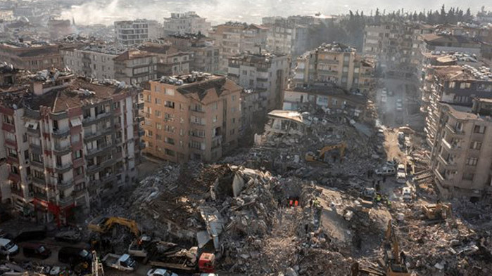 Катар изпрати три допълнителни самолета с помощи за Турция, за