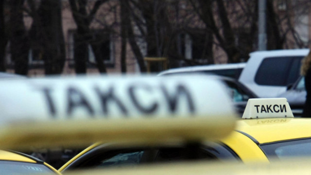 57 годишен таксиметров шофьор загина след като катастрофира с тир във