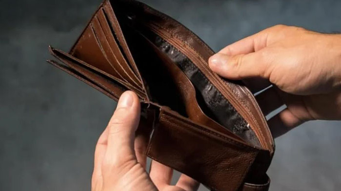 54% от българите изпитват затруднения да плащат навреме битовите си