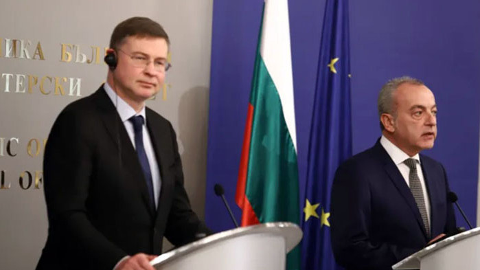 ЕК ще продължи да подкрепя работата на правителството и ще